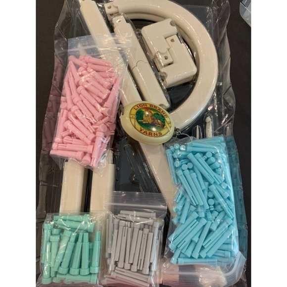 Martha Stewart Crafts Knit & Weave Loom Kit with Bonus Tape Measure - Picture 2 of 8